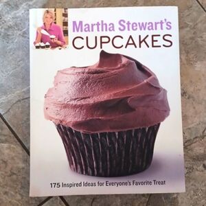 🆕Martha Stewart's Cupcakes: 175 Inspired Ideas for Everyone's Favorite Treat
